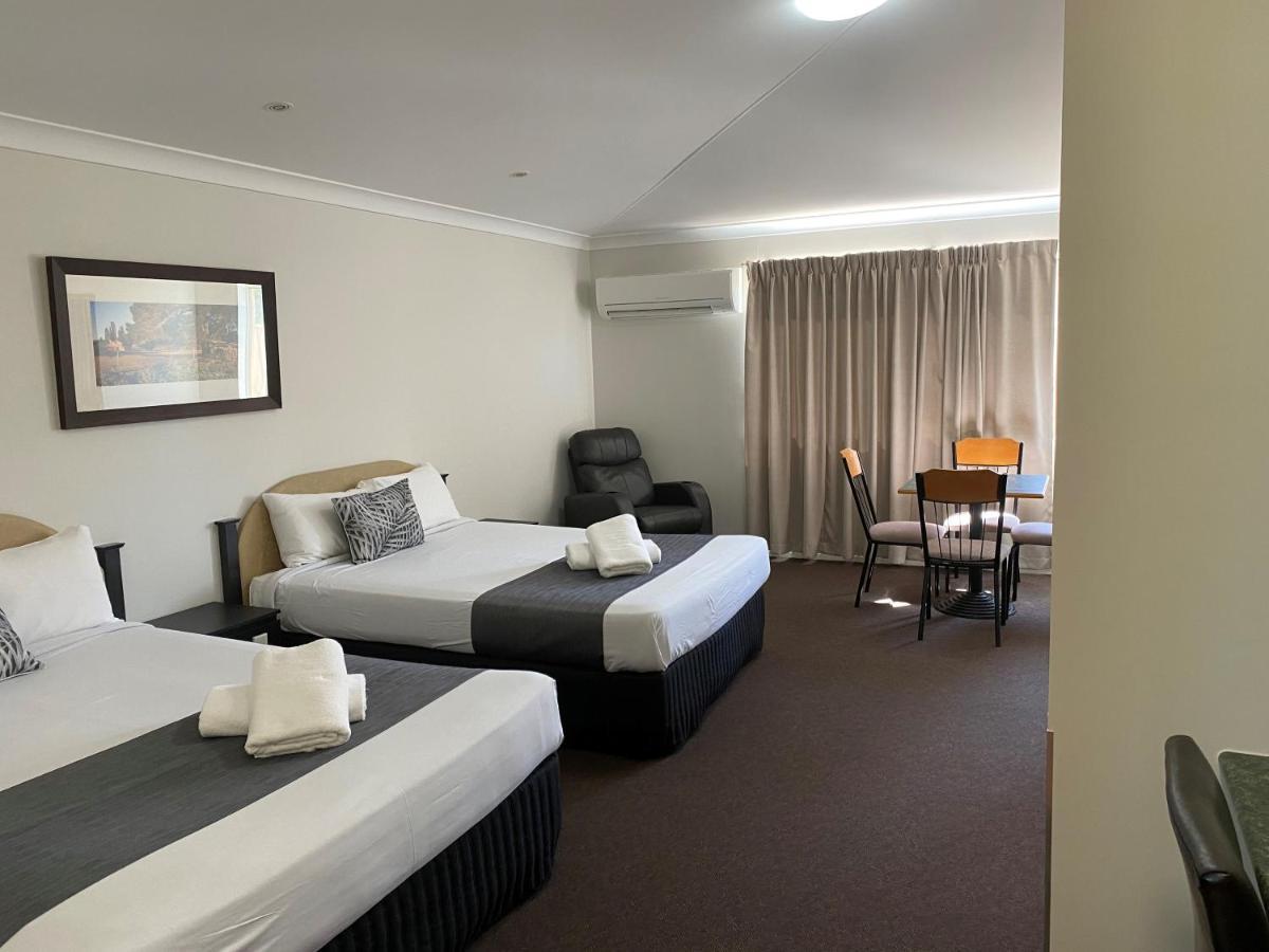 Emerald Explorers Inn Eksteriør billede