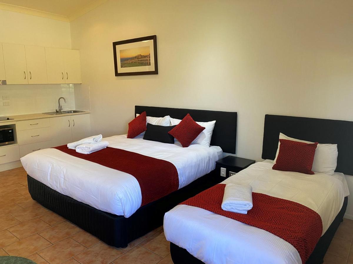 Emerald Explorers Inn Eksteriør billede