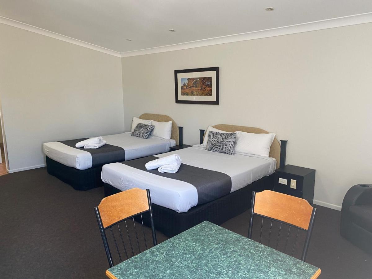 Emerald Explorers Inn Eksteriør billede