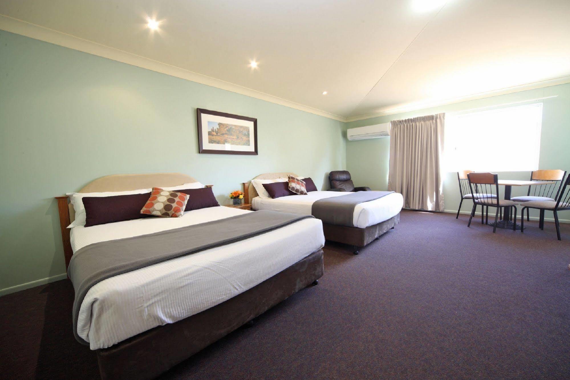 Emerald Explorers Inn Eksteriør billede