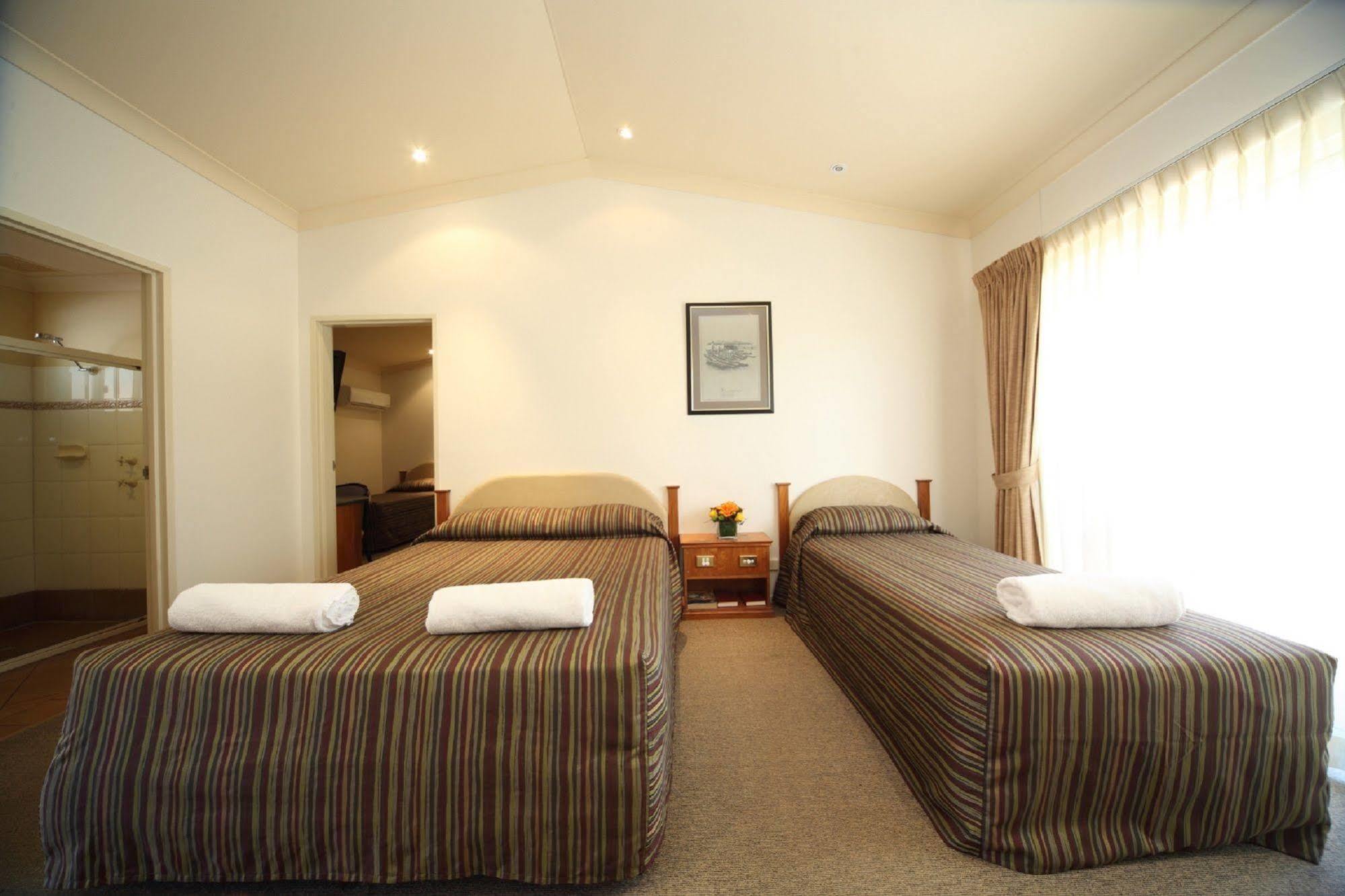 Emerald Explorers Inn Eksteriør billede