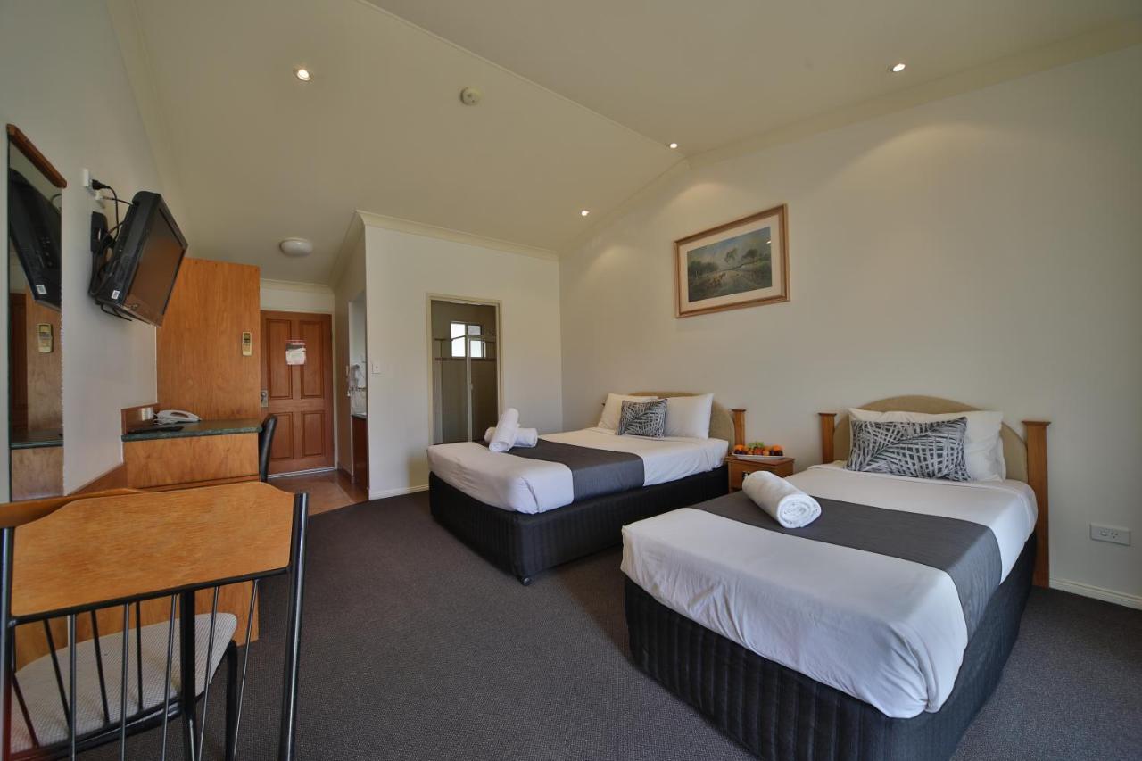 Emerald Explorers Inn Eksteriør billede